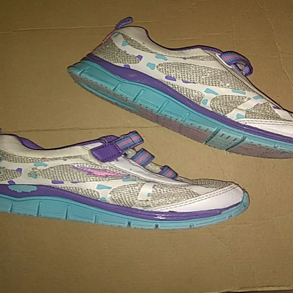 girls size 11 tennis shoes